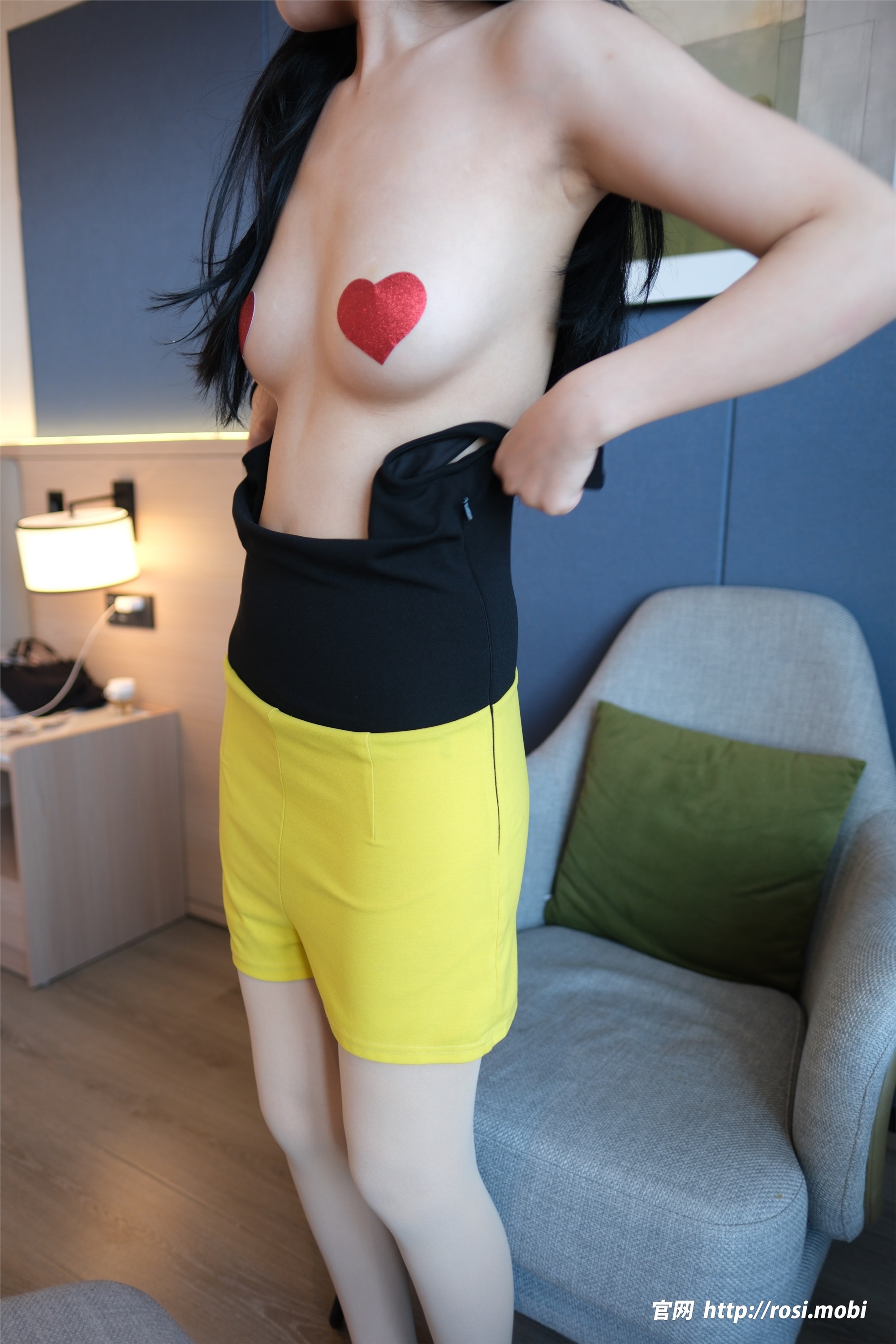 ROSI写真 2025.02.20 NO.4826